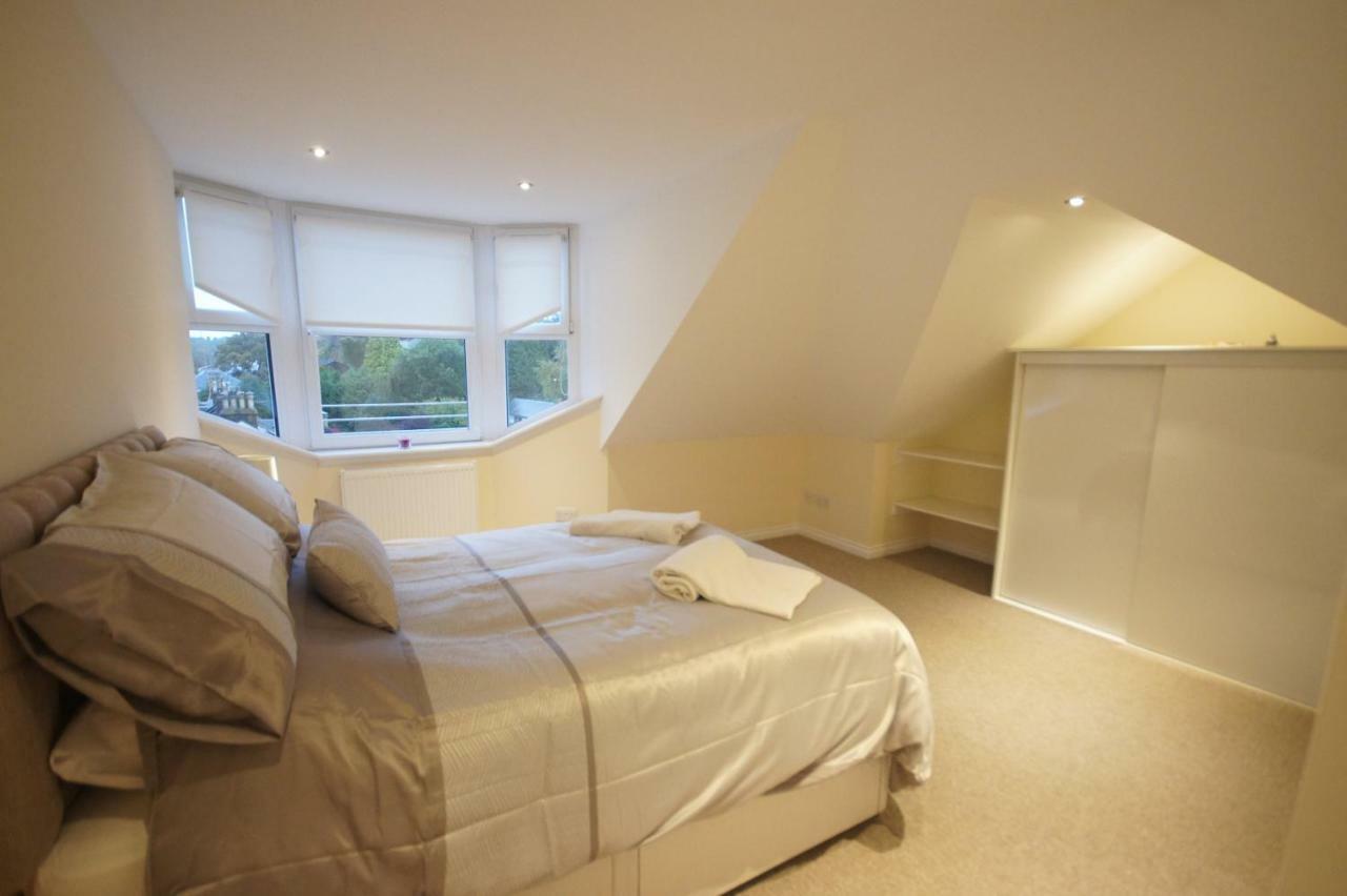 Modern, Cosy Apartment In Bearsden With Private Parking Glasgow Esterno foto